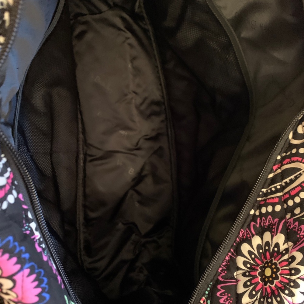 Vera Bradley Medium Traveler Bag- bandana swirl - Picture 3 of 3